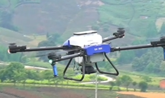 Un drone semant des graines aide la production de colza à améliorer la qualité et l'efficacité
