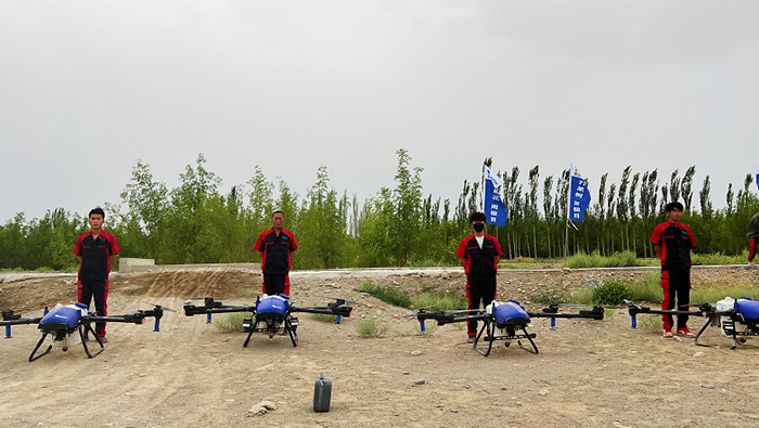 Les drones agricoles EAVISION contrôlent efficacement les ravageurs et les maladies de l'été